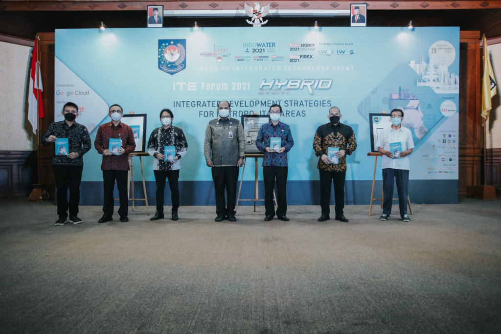 Bupati Giri Prasta Ikuti Integrated Technology Event 2021